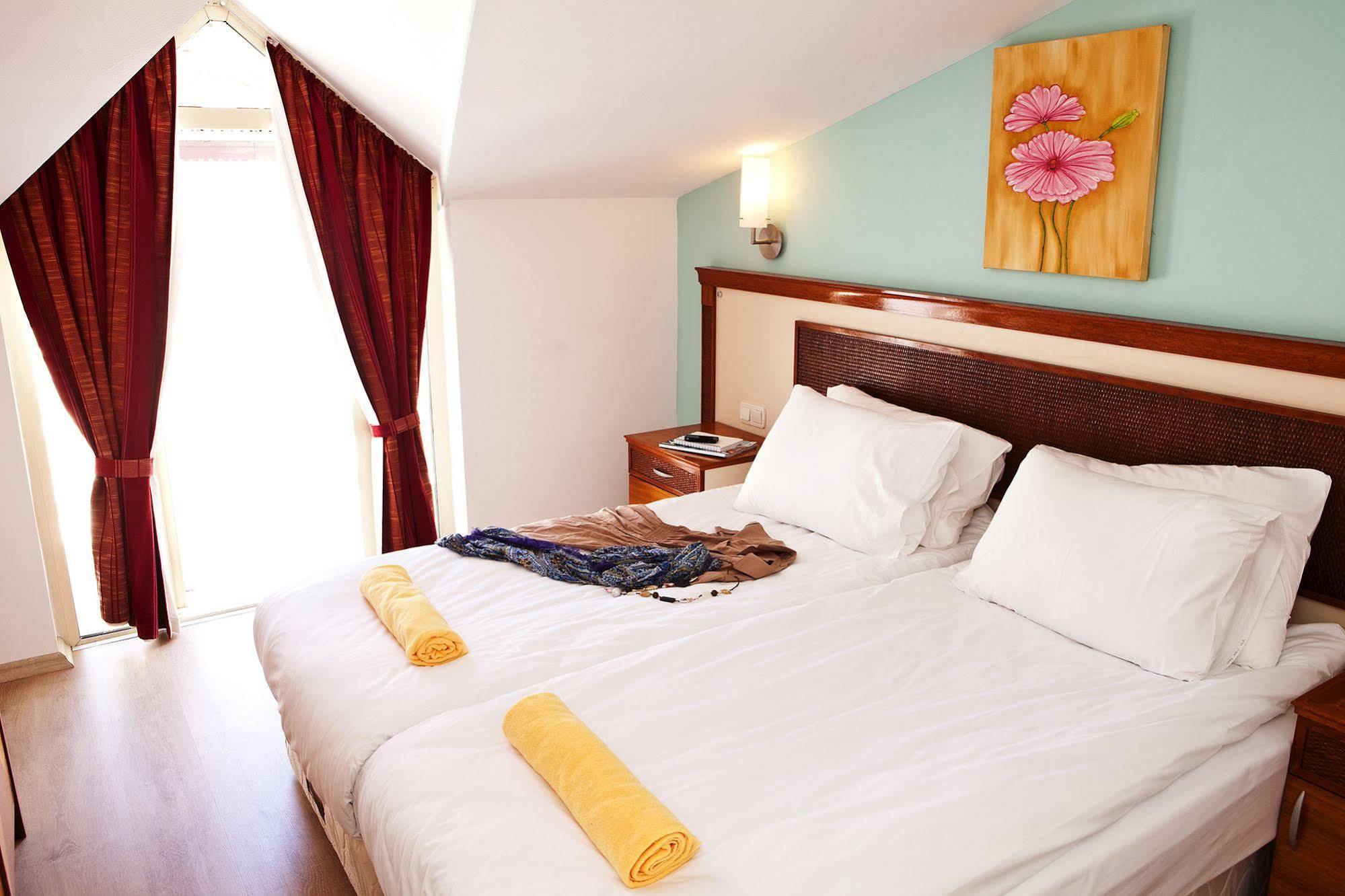 Villa Adora Beach Side Bagian luar foto