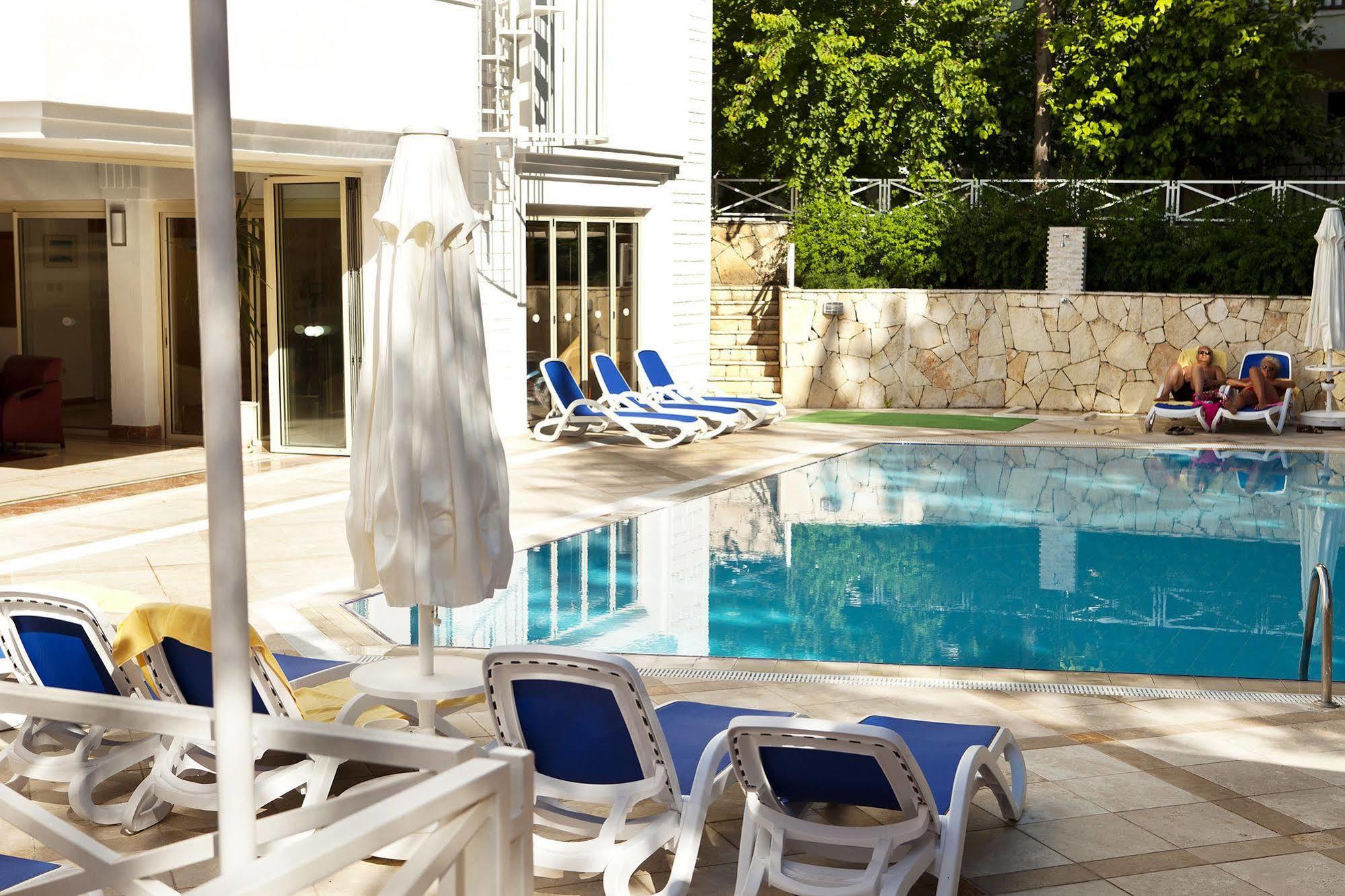 Villa Adora Beach Side Bagian luar foto