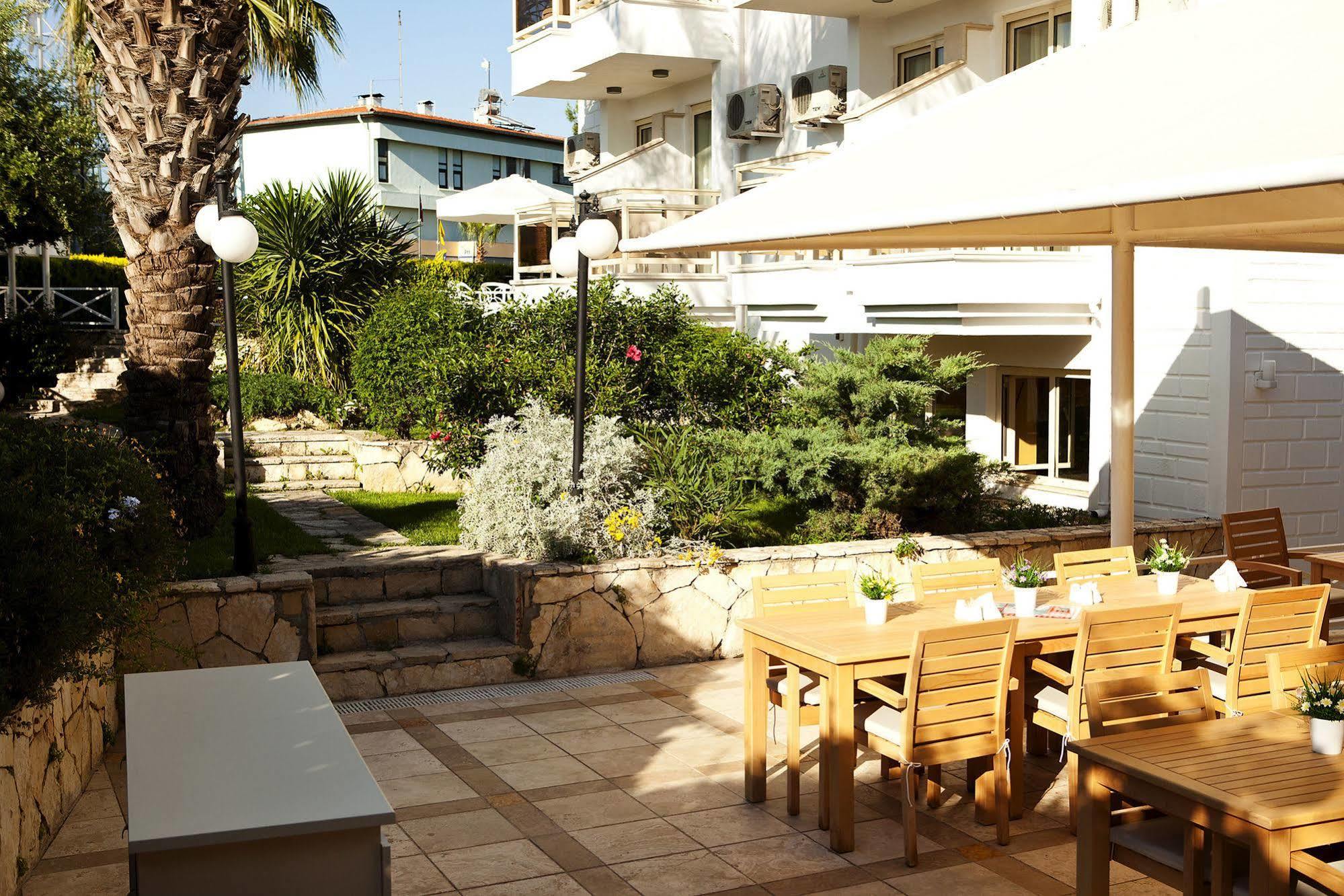 Villa Adora Beach Side Bagian luar foto