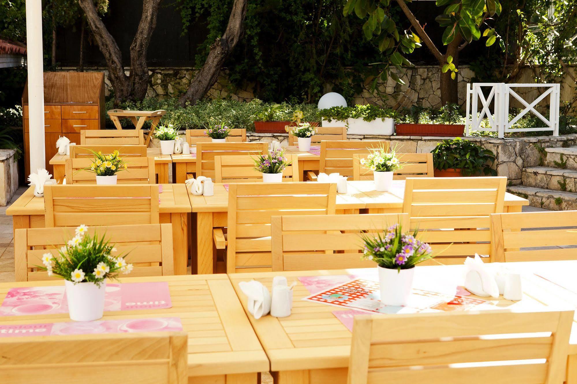 Villa Adora Beach Side Bagian luar foto